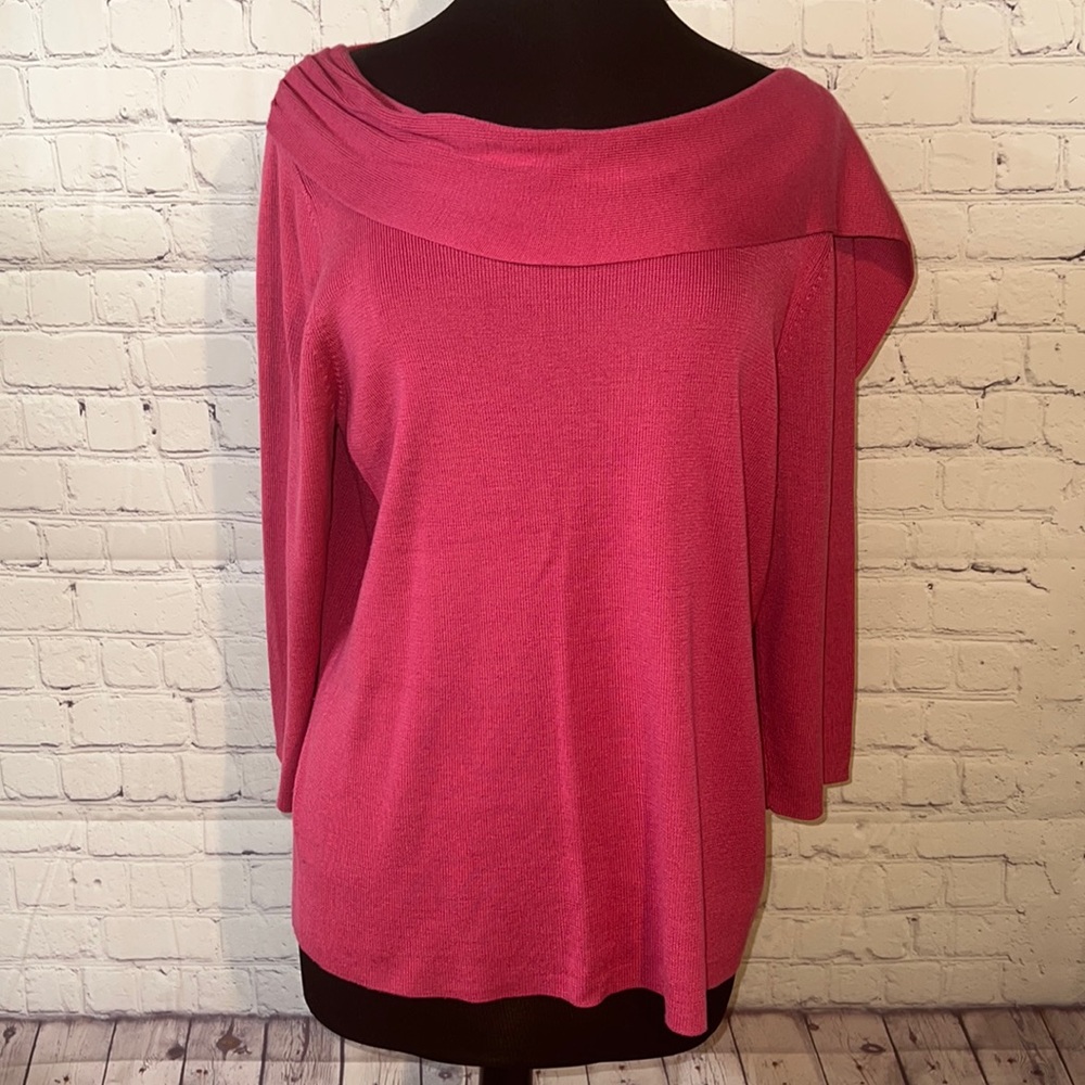 1X pink scoop neck Requirements 3/4 sleeve sweater. Exc condition. Medium